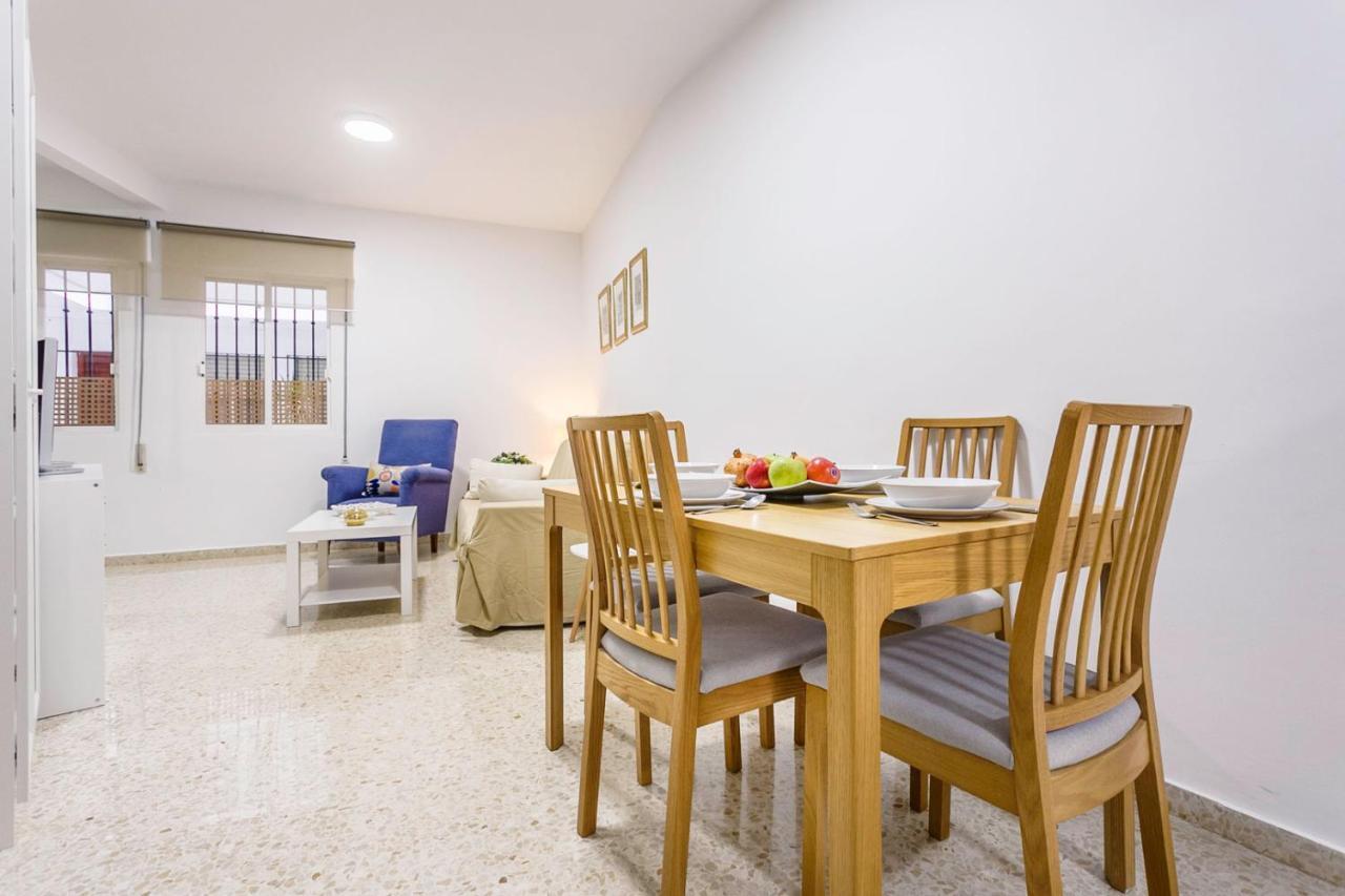 Apartamentos Sta Maria La Blanca Seville Exterior photo