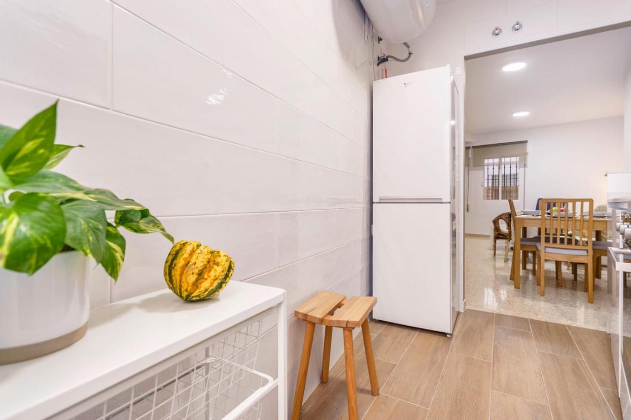 Apartamentos Sta Maria La Blanca Seville Exterior photo